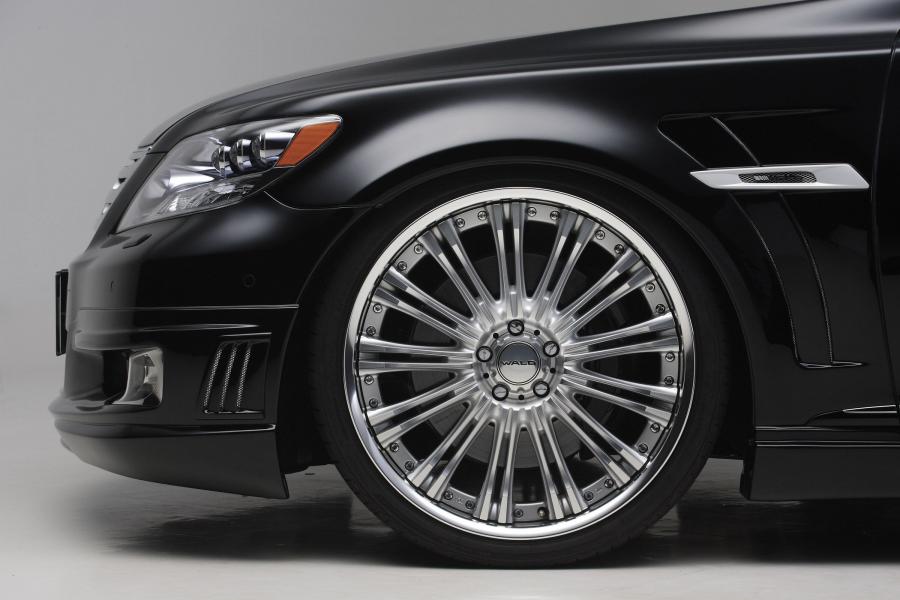  Lexus LS600h Executive Line by Wald 2010 года  (фото 39 из 81)